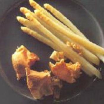 Spargel mit Schinken - <a href="https://www.genussfreak.de/spargel-mit-schinken" target="_blank">zum Rezept</a>  - (c) Deutsches Weininstitut