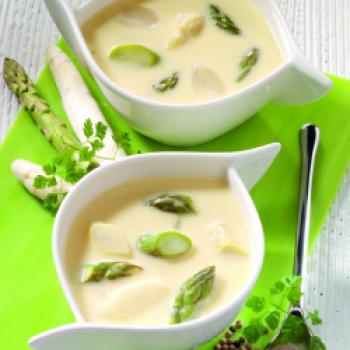 Spargelsuppe - <a href="https://www.genussfreak.de/spargelsuppe" target="_blank">zum Rezept</a>  - (c) Wirths PR