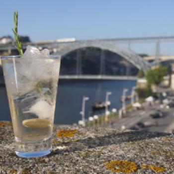 An einem Portwein-Cocktail kommt in Porto nicht vorbei - (c) Jörg Bornmann