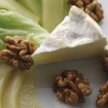 Als Dessert passt hier wunderbar ein 'Birnensalat mit karamellisierten Walnüssen' - (c) Deutsches Weininstitut