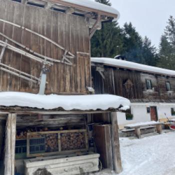 Tausend Jahre alte Tschangelair Alm im Tiroler Stubaital bietet Forelle und Kaiserschmarrn - (c) Gabi Dräger