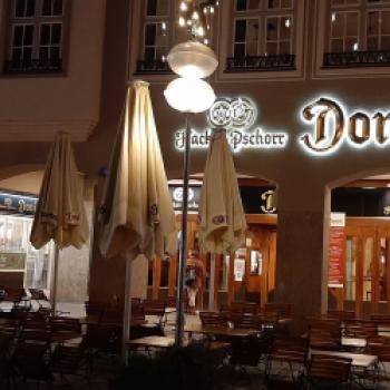 Das Wirthaus Donisl, seit 1715 am Münchner Marienplatz, bietet Wirtshausküche und echte Volksmusik - (c) Gabi Vögele