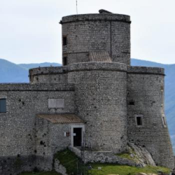 In der mittelalterlichen Burg von Montesarchio ist das Archäologische Museum Sannio Caudino untergebracht - (c) Gabi Vögele