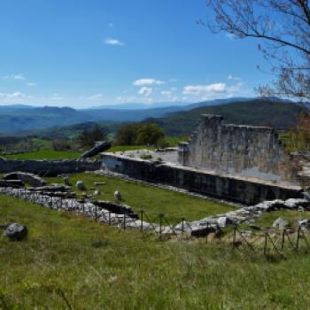 Die Ausgrabungsstätte Pietrabbondante liegt malerisch auf einem Hochplateau - (c) Gabi Vögele