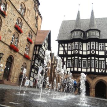 Der Marktplatz von Alsfeld gehört wohl zu den Schönsten seiner Art - Im Rahmen von DER VULKAN KOCHT wird es in der VULKANREGION VOGELSBERG wieder wild - (c) Jörg Bornmann