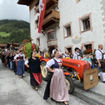 Griaß enk zum Erntedankfest - Ein Fest für die Ähre - Erntedankfest in Neustift im Stubaital - (c) Gabi Dräger