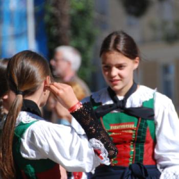 Feinkost direkt ab Hof - „Roter Hahn“, Südtirol: Neue Broschüre „Qualitätsprodukte vom Bauern 2023“ - (c) Gabi Vögele