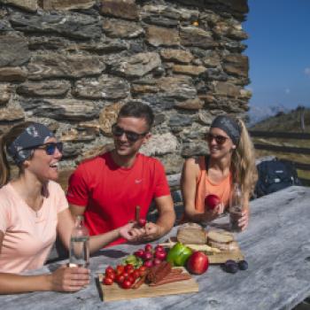 Genussurlaub in der Ferienregion Hall-Wattens - Jause beim Wandern - (c) hall-wattens.at