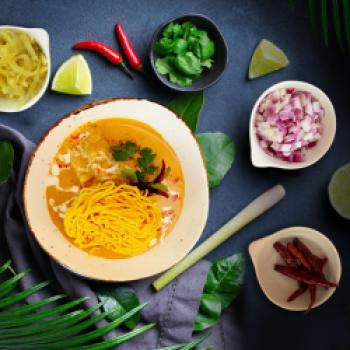 Khao Soi: Curry nach nordthailändischer Art - (c) Oasis Centara Grand Mirage