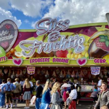 Oktoberfest 2023 – das Bier fließt und Dirndl und Lederhose dominieren die Wiesn - (c) Gabi Dräger