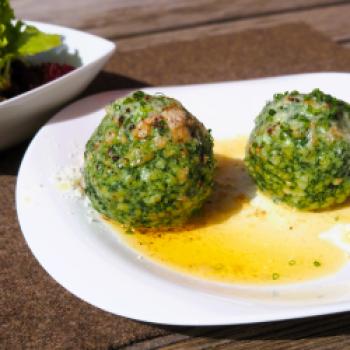 Brennessselknödel Kochkurs in Algund bei Hannes Schmider, Inhaber des Gasthaus Kienegg in Vellau - (c) Jörg Bornmann