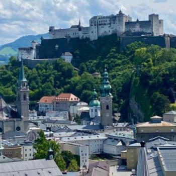 Bei schönem Wetter ist es spannend einmal die spektakulären Dachterrassen in Salzburg zu besuchen