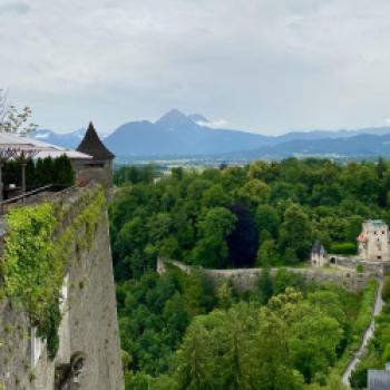 Bei schönem Wetter ist es spannend einmal die spektakulären Dachterrassen in Salzburg zu besuchen
