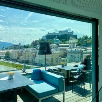 Bei schönem Wetter ist es spannend einmal die spektakulären Dachterrassen in Salzburg zu besuchen