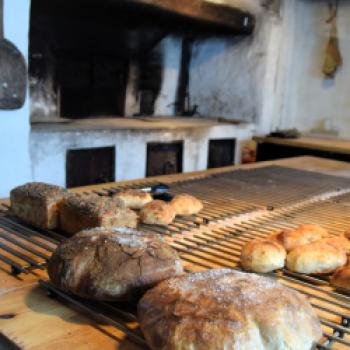 Die Bäckerei im Keller eines der alten Holzhäuschen strahlt auch noch historischen Charme aus - (c) Gabi Vögele