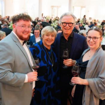 Ahrweinkönig Felix Lüdenbach (l.) und Ahrweinprinzessin Katharina Bongart (r.) mit Lindenstraßen-Star Marie-Luise Marjan und TV-Moderator Wolfgang Lippert - (c) Claudia Posern