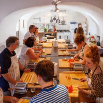 Die Casa Abruzzo bietet eine gut ausgestatte, große Küche für unsere Kochkurse - (c) Casa Abruzzo