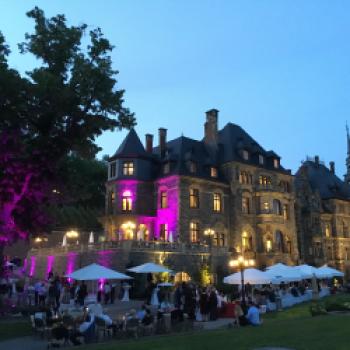 Mythos Mosel - 480 Magnumflaschen für die Eröffnungsparty - (c) Ansgar Schmitz