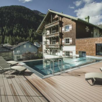 Weißer Rausch und Haubenküche - In St. Anton am Arlberg kommen Wintersportler und Feinschmecker auf ihre Kosten - (c) Gabi Vögele