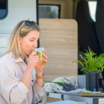 Der Reise Wasserkocher WK 1000 von Rommelsbacher  Klein genug fürs Gepäck. Groß genug für den Kaffee- und Teemoment - (c) Rommelsbacher