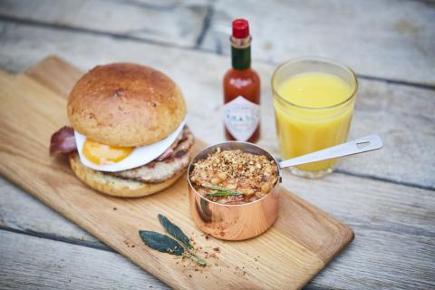 TABASCO® Baked Beans deluxe - (c) TABASCO® TABASCO® Baked Beans deluxe - (c) TABASCO®