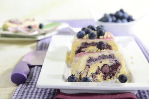 Blaubeer-Parfait - (c) Diabetes-Journal, Kirchheim Verlag Mainz