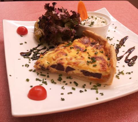 Bltuwurst-Sauerkraut-Quiche - (c) Holger Unger Bltuwurst-Sauerkraut-Quiche - (c) Holger Unger