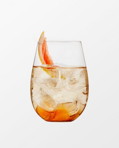 Der Spritz ist traditionell in Venedig und Venetien, im Friaul und in Trentino-Südtirol sehr beliebt - (c) apros Vermouth Der Spritz ist traditionell in Venedig und Venetien, im Friaul und in Trentino-Südtirol sehr beliebt - (c) apros Vermouth