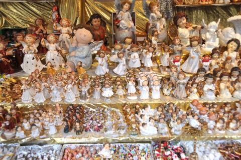 Christkindlmarkt Klagenfurt – bunt, vielfältig und traditionell - Weihnachten wie es war und wie es ist, mit Engel, Glühmost und Bratwürste - (c) Gabi Dräger Christkindlmarkt Klagenfurt – bunt, vielfältig und traditionell - Weihnachten wie es war und wie es ist, mit Engel, Glühmost und Bratwürste - (c) Gabi Dräger