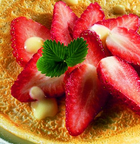 Erdbeeren auf Pfannkuchen - (c) Wirths PR