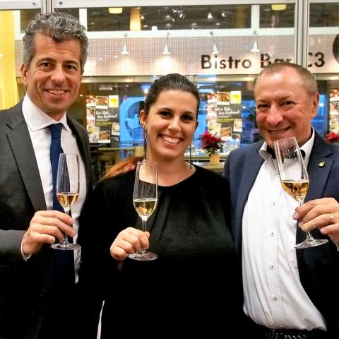 Sehen, schmecken, riechen,  auf der ‚Food & Life 2017‘ vermitteln Andrea Vestri und Jean Jacques Marcel, Inhaber und Dozenten der European Wine Education bereits zum zweiten Mal mit Spaß den Zugang zum Weinprobieren mit System - (c) Jörg Bornmann