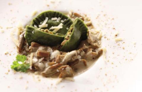 Geflügelravioli mit Steinpilzrahm - (c) Deutsches Weininstitut Geflügelravioli mit Steinpilzrahm - (c) Deutsches Weininstitut