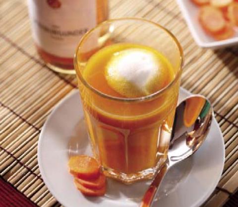 Karottensüppchen mit Milchschaum - (c) Deutsches Weininstitut Karottensüppchen mit Milchschaum - (c) Deutsches Weininstitut