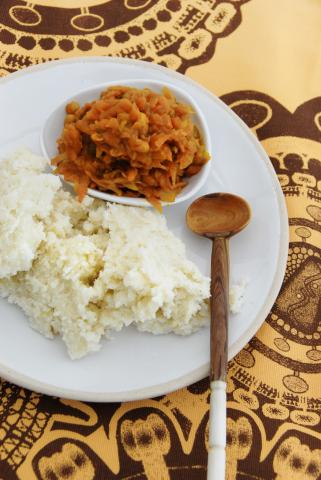 Eines der beliebtesten Rezepte, die bei einem südafrikanischen Grillfest nicht fehlen dürfen, ist Malmsey´s Chakalaka - (c) Südafrika Weininformation Eines der beliebtesten Rezepte, die bei einem südafrikanischen Grillfest nicht fehlen dürfen, ist Malmsey´s Chakalaka - (c) Südafrika Weininformation