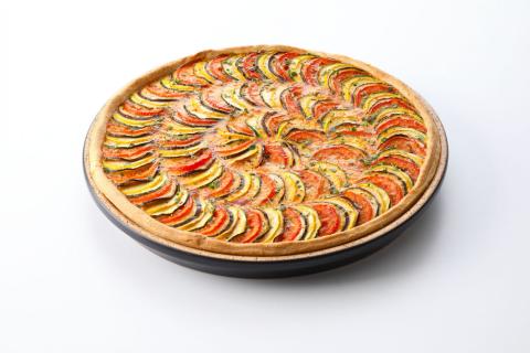 Tomaten-Zucchini-Quiche auf der Römertopf Lafer BBQ Plancha - (c) Römertopf Tomaten-Zucchini-Quiche auf der Römertopf Lafer BBQ Plancha - (c) Römertopf
