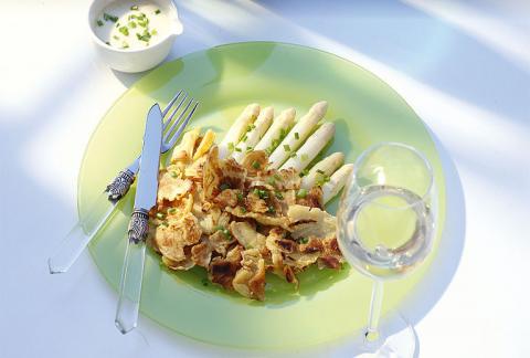 Spargel mit "Kratzete" - (c) Deutsches Weininstitut