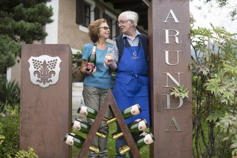 Sektkellerei Arunda in Mölten - <a href="https://www.genussfreak.de/kokos-spinat-suppe-mit-jakobsmuscheln" target="_blank">weitere Infos zum Weingut und der dort produzierten Weine</a> - (c) Sektkellerei Arunda Sektkellerei Arunda in Mölten - <a href="https://www.genussfreak.de/kokos-spinat-suppe-mit-jakobsmuscheln" target="_blank">weitere Infos zum Weingut und der dort produzierten Weine</a> - (c) Sektkellerei Arunda