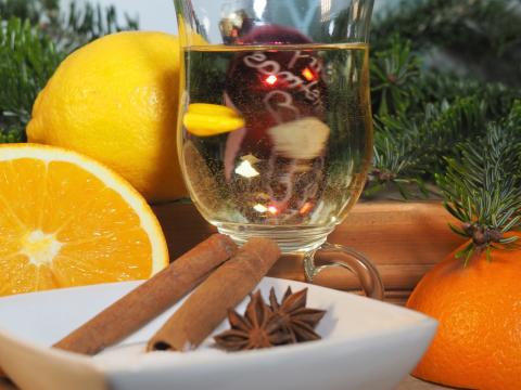 Weißer Glühwein - (c) Jörg Bornmann Weißer Glühwein - (c) Jörg Bornmann