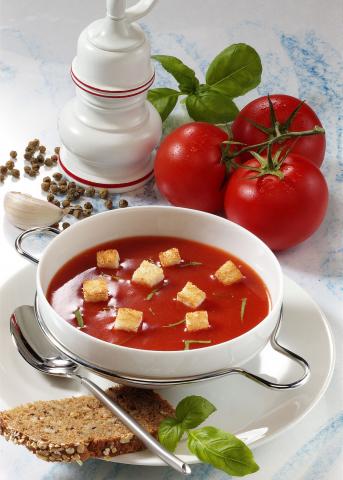 Tomatensuppe mit Croutons - (c) Wirths PR
