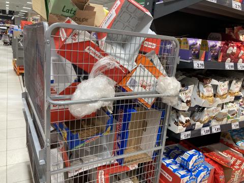 Die versteckten Abfallberge von Supermarkt und Drogerie - (c) NABU/K.Istel