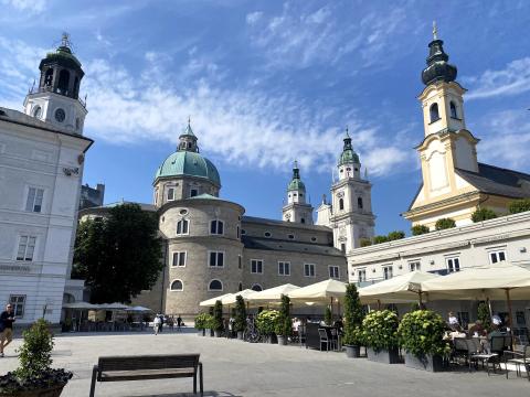 Kunst und Kaffee in Salzburg - Die traditionellen österreichischen Kaffees findet man in kleinen versteckten Cafés - (c) Gabi Dräger Kunst und Kaffee in Salzburg - Die traditionellen österreichischen Kaffees findet man in kleinen versteckten Cafés - (c) Gabi Dräger