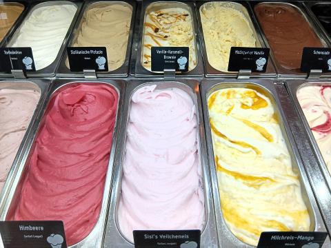 Eis so wie früher in die Eiswerkstatt Starnberg - (c) Klaus Pfenning Eis so wie früher in die Eiswerkstatt Starnberg - (c) Klaus Pfenning