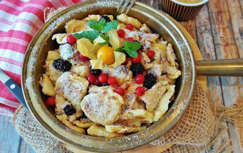 Wer im Urlaub kulinarisch genießen möchte, verfügt über eine Fülle an Möglichkeiten - (c) https://pixabay.com/de/photos/kaiserschmarrn-essen-lecker-s%C3%BC%C3%9F-2820132/ Wer im Urlaub kulinarisch genießen möchte, verfügt über eine Fülle an Möglichkeiten - (c) https://pixabay.com/de/photos/kaiserschmarrn-essen-lecker-s%C3%BC%C3%9F-2820132/