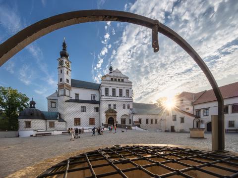 Es muss nicht immer Prag sein - Schloss Pardubice - (c) Miloslav Janek