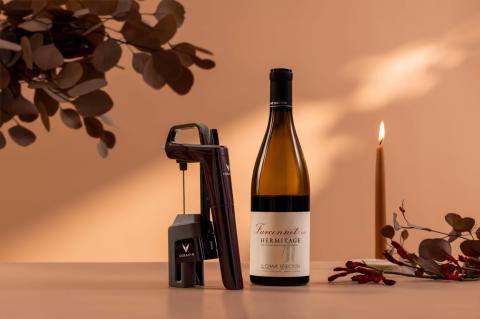 Coravin präsentiert limitierte „Hermitage Red“ Edition zu Weihnachten - (c) Coravin