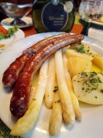 Warum Spargel und Wein eine Herausforderung sind? - (c) Jörg Bornmann